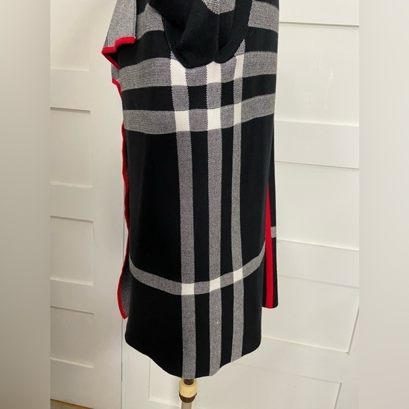 ALISON Sheri Button Cardigan Black, Gray, Red Size Medium - Picture 4 of 11